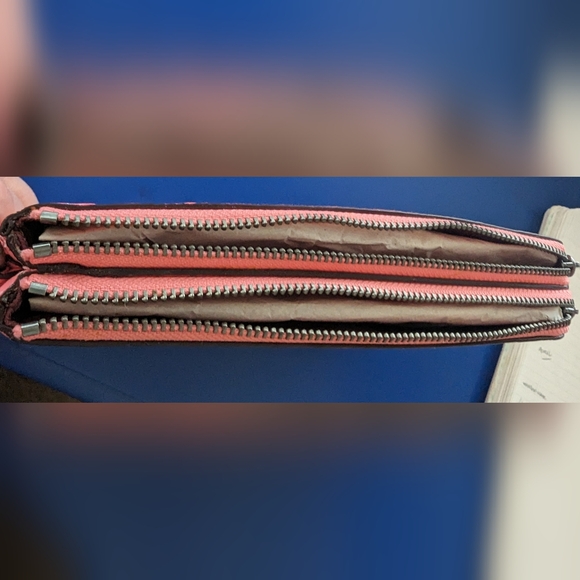 NWT Pink Coach Wristlet - Picture 2 of 3